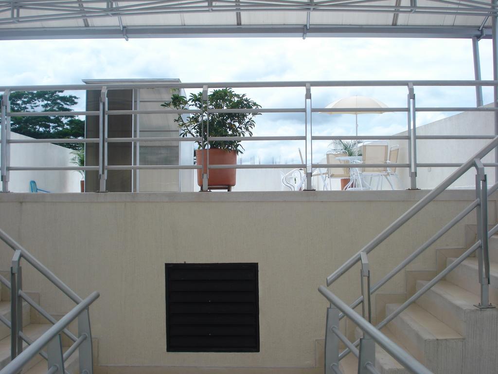 Hotel Puerta De Alcala Villavicencio Exterior foto